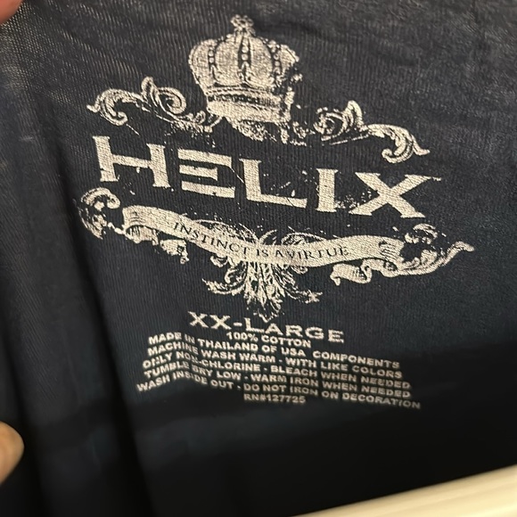 Helix black T-shirt with cross design Sz XXL - Picture 4 of 5